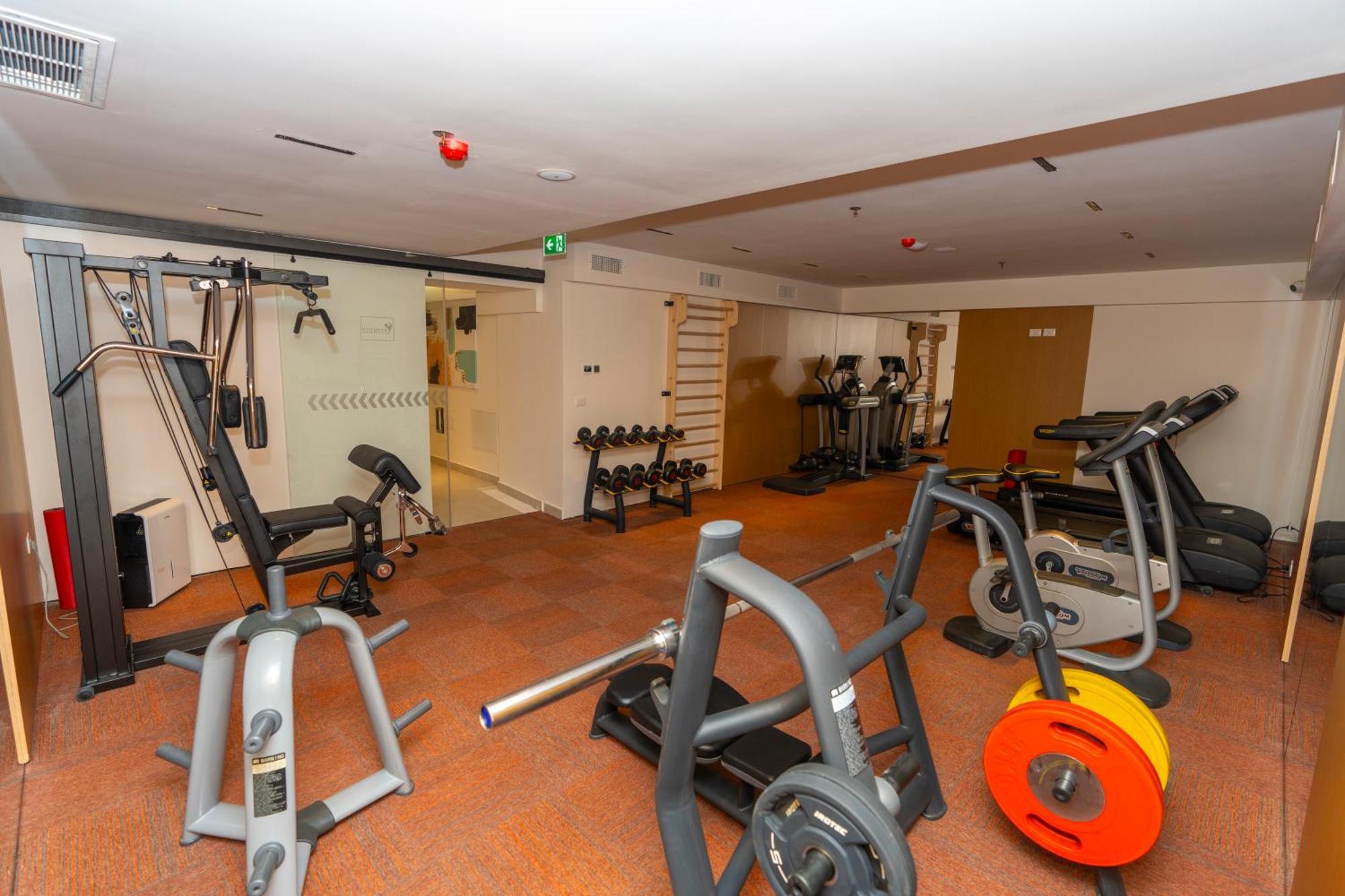 Hotel Golden Palace Shkodër 外观 照片