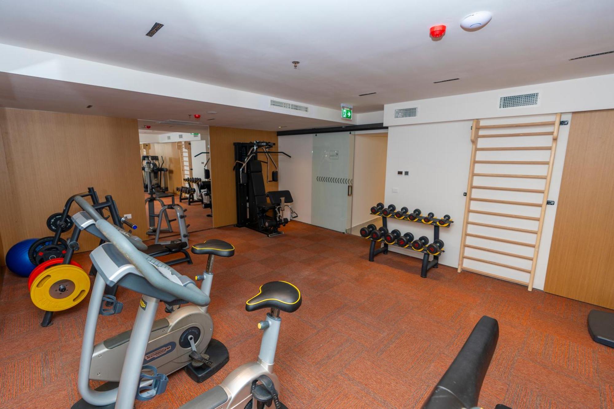 Hotel Golden Palace Shkodër 外观 照片